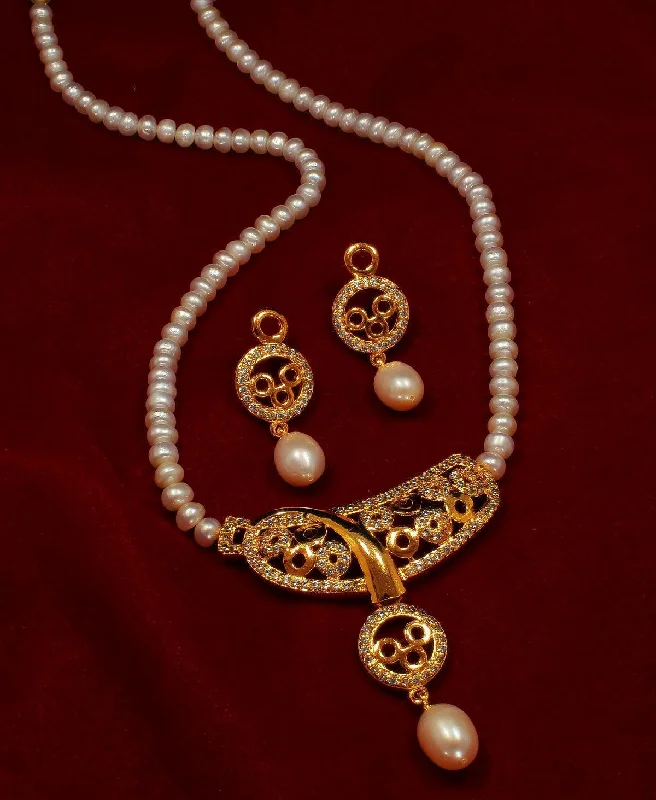 women's unique pendant necklace -Elegant Pearl Necklace Set