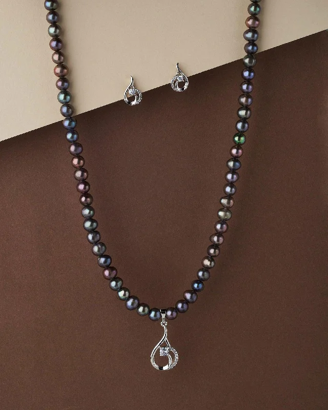 women's moon necklace -Elegant Pearl Necklace Set