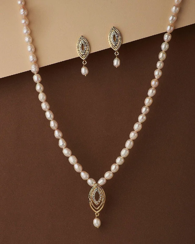 women's gold pendant necklace -Elegant Pearl Necklace Set