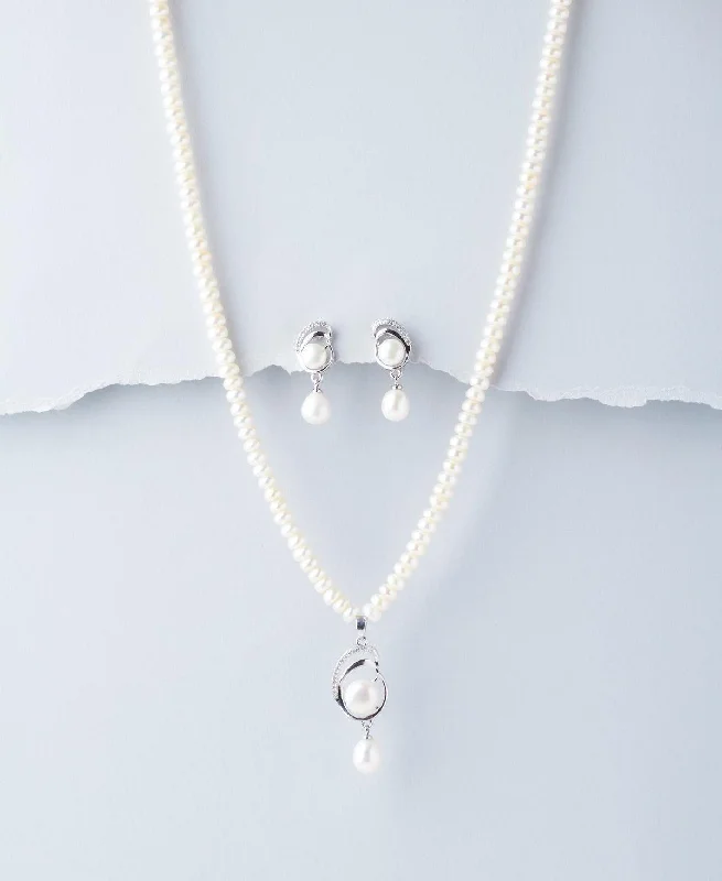 women's fashion pendant necklace -Elegant Pearl Necklace Set