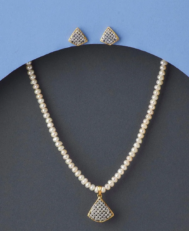 women's gold necklace -Exquisite Pearl Necklace Set