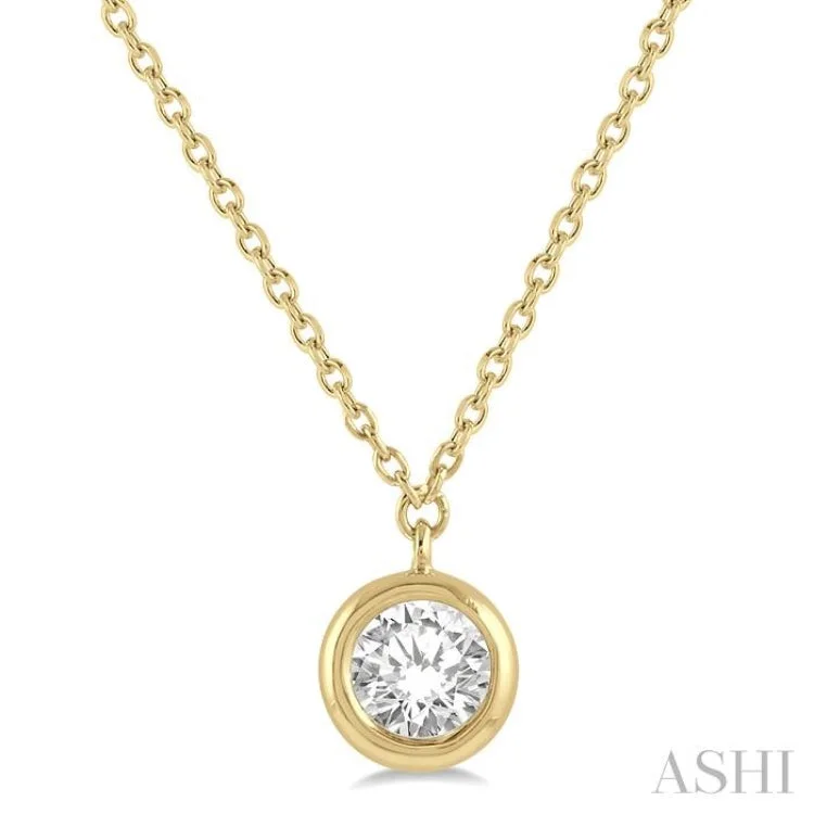 women's wedding necklace -1/5 ctw Round Cut Diamond Necklace in 14K Yellow Gold