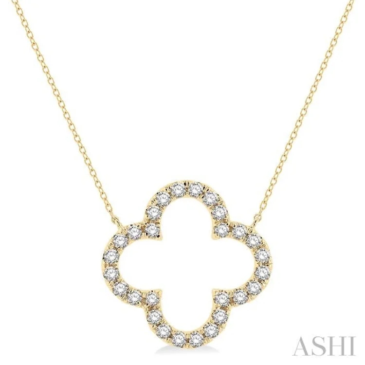 women's personalized necklace -3/4 Ctw Clover Round Cut Diamond Necklace in 14K Yellow Gold