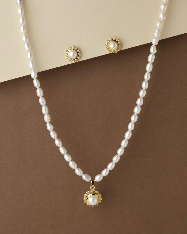 women's gold choker necklace -Elegant Pearl Necklace Set