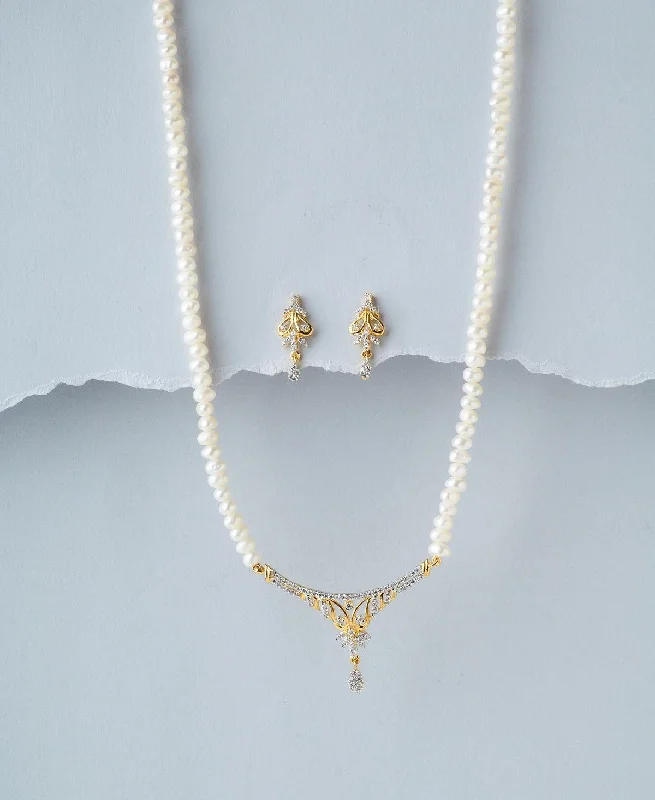 women's gold necklace -Elegant Pearl Necklace Set