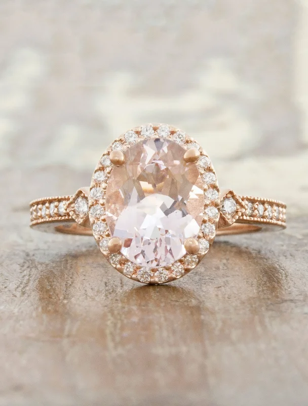 heart-shaped engagement rings -Calandra - Oval